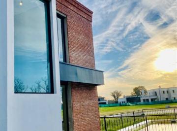 Casa · 185m² · 4 Ambientes · Casa a La Venta en Hudson