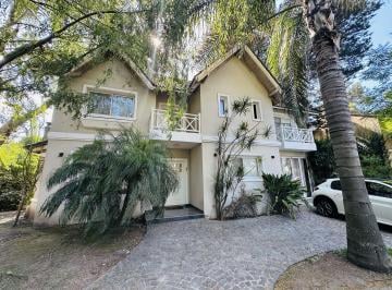 VCO-VC2-704_2 · Venta de Casa 4 Ambientes en Barrio Cerrado Ituzaingó