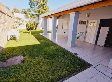 Casa de 6 ambientes, La Plata · Casa en Venta Apta Banco de 3 Habitaciones con Cochera