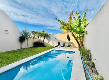 Casa · 265m² · 5 Ambientes · 2 Cocheras · Casa 5 Ambientes Ramos Mejia