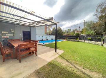 Casa · 80m² · 3 Ambientes · 1 Cochera · Casa en Venta con Parque Parrilla Pileta