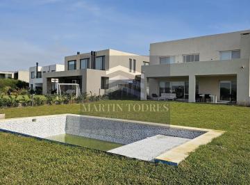 Casa · 200m² · 5 Ambientes · 4 Cocheras · Casa en Venta en El Cantón Golf, El Cantón, Escobar