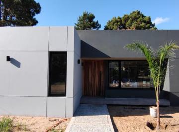 Casa · 110m² · 4 Ambientes · Casa en Venta