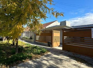 Casa · 130m² · 3 Ambientes · 2 Cocheras · Moderna Casa a Terminar Parque Luro