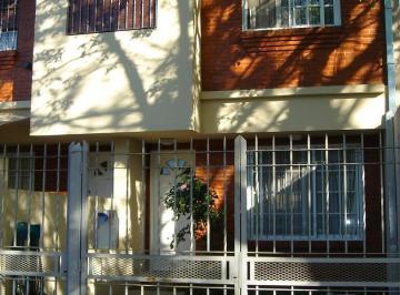 Casa · 140m² · 4 Ambientes · Casa en Triplex en Florida! Vte Lopez