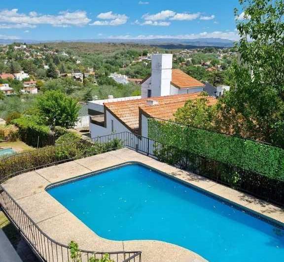 Casa · 172m² · 3 Dormitorios · 2 Cocheras