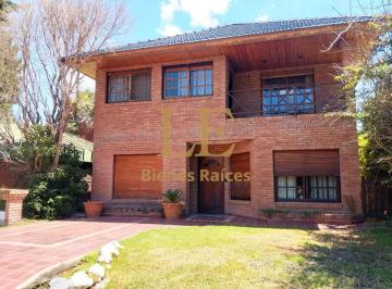 Casa · 250m² · 5 Ambientes · 2 Cocheras · Casa a La Venta Barrio Maschwitz Country Club