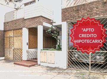 PH · 80m² · 3 Ambientes · PH 3 Amb. Al Frente con Cochera y Patio con Parrilla – Villa Real – Apto Crédito