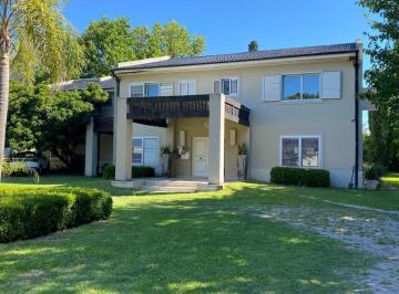 Casa · 1064m² · 15 Ambientes · 5 Cocheras · Venta Casa en Martínez Para Emprendimiento o Compañía