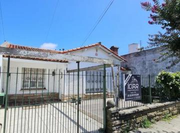 Casa · 80m² · 3 Ambientes · 1 Cochera · Casa - San José