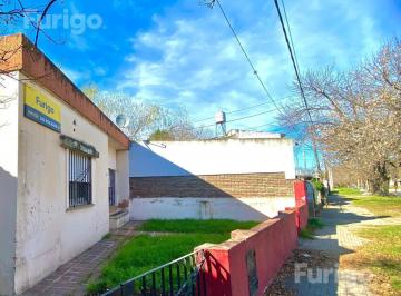 Casa · 102m² · 8 Ambientes · 1 Cochera · Casa 2 Dorm. en Perez