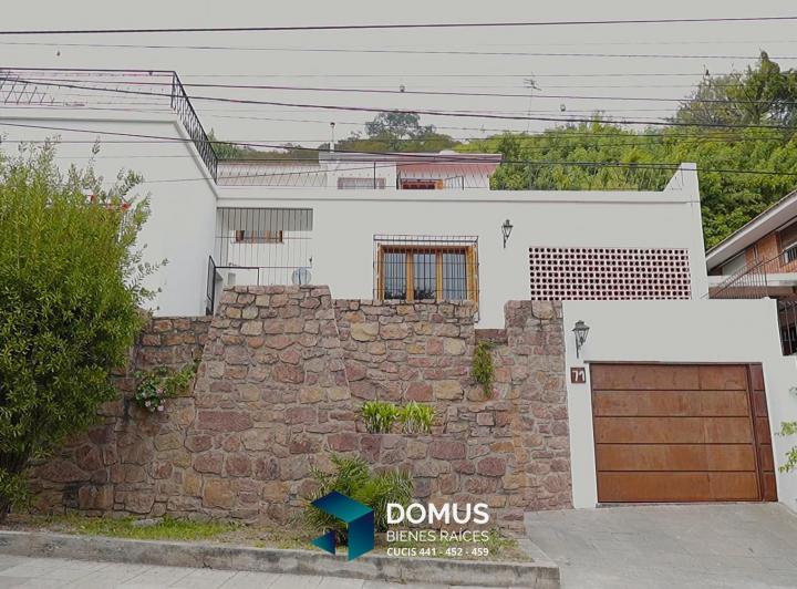 Casa · 255m² · 3 Dormitorios · 1 Cochera