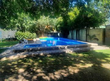 Casa · 160m² · 4 Ambientes · 1 Cochera · Bernardo Houssay 1300 - Casa de 3 Dorm. en Venta - Funes