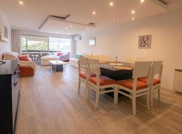 Foto1 · Apartamento en Venta de 3 Dorm. y Servicio en Edificio Bora Bora, Punta del Este.