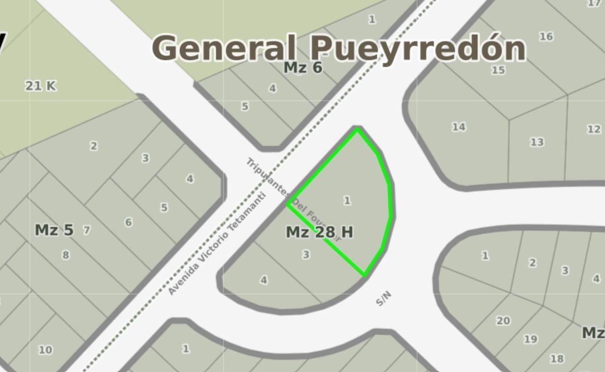 Se vende terreno. Ubicación estratégica en Avenida Tetamanti y Tripulantes del Fournier.