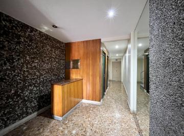 Oficina comercial · 80m² · 3 Ambientes · Comodisimo Semipiso Apto Profesional Ubicado a Una Cuadra y Media de Av Cordoba.