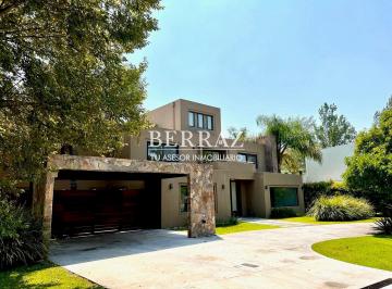 Casa · 617m² · 12 Ambientes · 5 Cocheras · Casa Venta 12 Ambientes Sobre Doble Lote en Ayres de Pilar Lote de 2076 m²