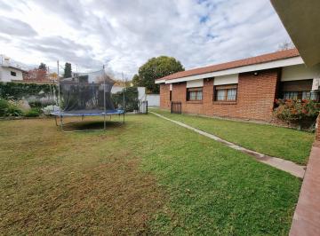 Casa · 389m² · 6 Ambientes · 2 Cocheras · Casa en Gobernador Benegas