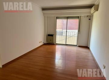Departamento · 69m² · 4 Ambientes · Riglos 800 P2° con Renta: 4 Amb. Cfte. C/ Balcón Francés. 2 Bños. a Mtrs. de Av Directorio.