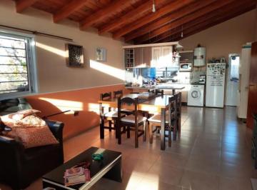 Casa · 98m² · 3 Ambientes · 1 Cochera · Apto Credito Bancor!casa 2 Dorm en Tanti!
