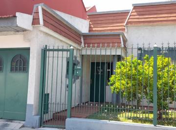 Casa de 3 ambientes, Avellaneda · Casa en Venta