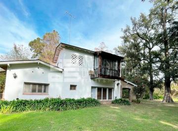 Quinta vacacional · 380m² · 4 Dormitorios · Quinta en J. R. Jimenez 2000