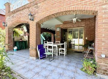 Casa · 250m² · 5 Ambientes · 2 Cocheras · Casa en Alquiler con Muebles Saint Thomas Sur Canning
