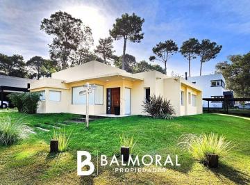 BML-BML-1122_2 · Casa en Venta - Pinamar, Zona Alamos II. Pileta