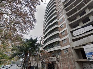 Departamento · 165m² · 4 Ambientes · 2 Cocheras · Caseros Espectacular Semipiso Al Frente de 165 m² Cubiertos Losa Radiante. 4 Baños, 4 Dorm.