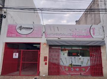 Local comercial · 267m² · 3 Ambientes · 1 Cochera · Local Comercial Al Frente con Entrepiso Doble Ingreso y Estacionamiento Vahicular Se Escuchan Oferta