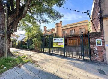 general-san-martin-villa-ballester-alquiler-chalet-5-o-mas-ambientes · Chalet de 7 Ambientes con Parque, Piscina y Cocheras