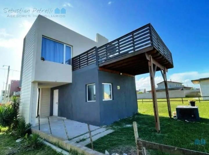 Casa · 60m² · 3 Ambientes · 2 Cocheras