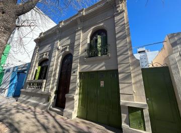 Casa · 200m² · 4 Ambientes · 1 Cochera · Casa de Tres Dorm. en Venta en La Plata
