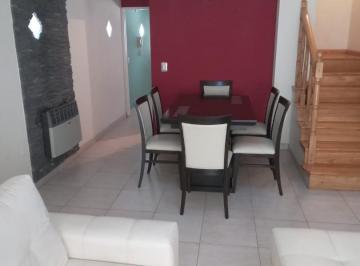 Casa · 75m² · 3 Ambientes · 2 Cocheras · Duplex en Venta en Haedo de 3 Ambientes