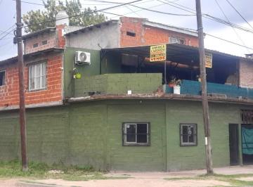 Casa · 180m² · 7 Ambientes · Casa en Venta con Local, Trujuy, Moreno