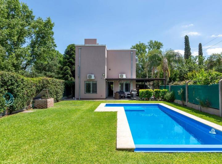 Casa · 172m² · 5 Ambientes · 2 Cocheras