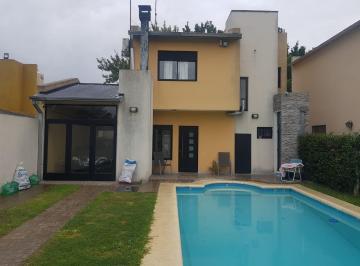 Quinta vacacional · 110m² · 5 Ambientes · 1 Cochera · Quinta en Venta Sobre Colectora Ruta 7, Junín (B)