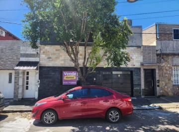 Casa · 180m² · 5 Ambientes · 1 Cochera · España Al 3300 - Venta de Casa 2 Dorm. con Cochera en Rosario