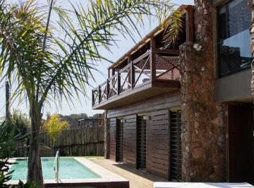 Casa · 498m² · 5 Ambientes · 1 Cochera · Casa en El Chorro