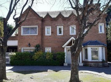 Casa · 270m² · 4 Ambientes · Pueyrredon Club de Campo, Pilar, Oportunidad por Viaje Panamericana Km 48,5 Ramal Pilar
