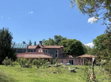 Casa · 300m² · 7 Dormitorios · Alquiler Turistico - Estancia El Amparo