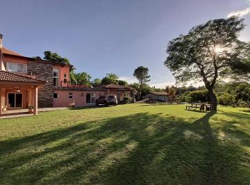 Casa · 300m² · 7 Dormitorios · Alquiler Turistico - Estancia El Amparo