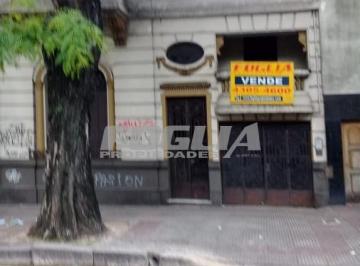 Casa · 180m² · 4 Ambientes · 1 Cochera · Casa con Cochera - Av Brasil 2700