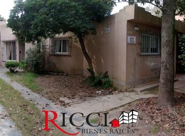 Quinta vacacional de 3 ambientes, Berazategui · Confortable Casa Quinta Sobre Dos Lotes