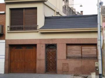 Casa · 250m² · 4 Ambientes · 1 Cochera · Casa - Avellaneda