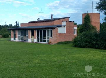 Quinta vacacional · 180m² · 5 Ambientes · 2 Cocheras · Quinta - Villa Anisacate