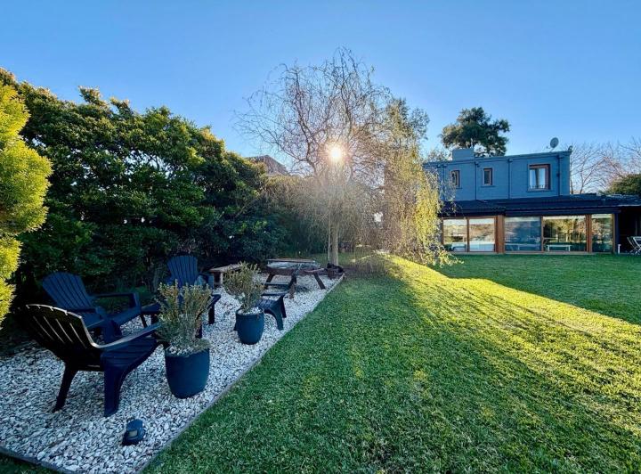 Casa · 308m² · 5 Ambientes · 6 Cocheras