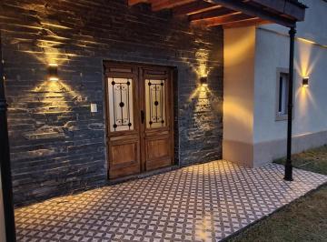 Casa · 170m² · 4 Ambientes · 2 Cocheras · Casa Venta 4 Ambientes a Estrenar, Espinillo Country Golf