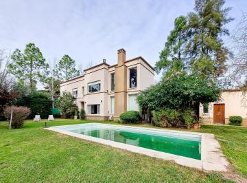 Casa · 262m² · 3 Dormitorios · 2 Cocheras · Venta - Casa 3 Dorm. Roldan