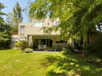 Casa · 165m² · 3 Ambientes · Casa Espectacular en Venta - Barrio El Cielo - Roldan